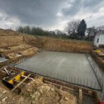 Budowa domu jednorodzinnego Trojanowice - płyta fundamentowa z betonu wodoszczelnego gotowa